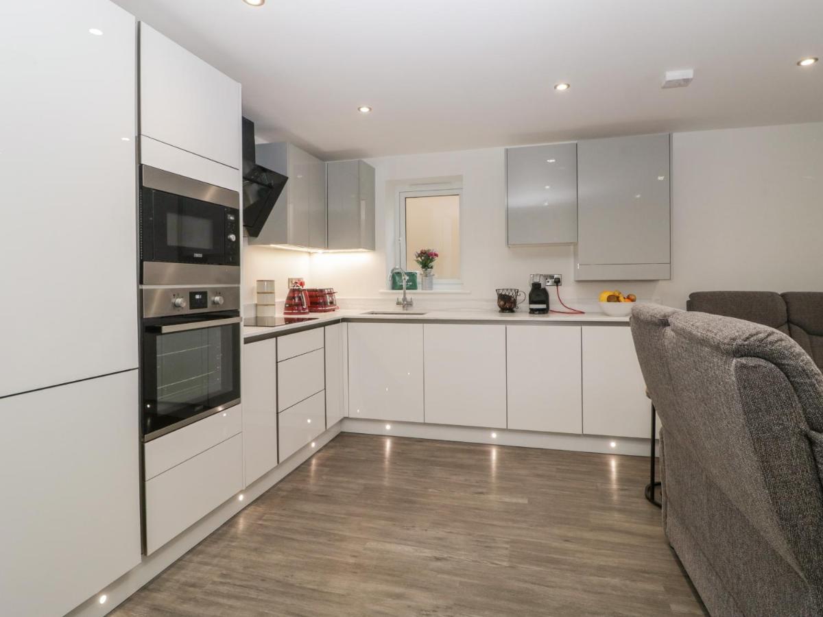 Апартаменты Flat 2, 38 Preston Road Уэймут Экстерьер фото